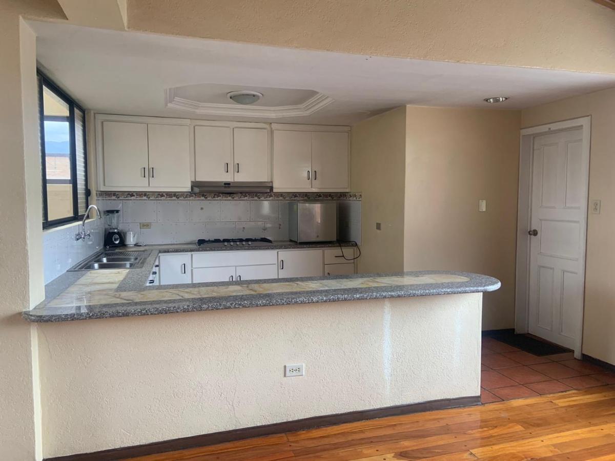 Hotel Mariscal Inn & Suite 昆卡 外观 照片