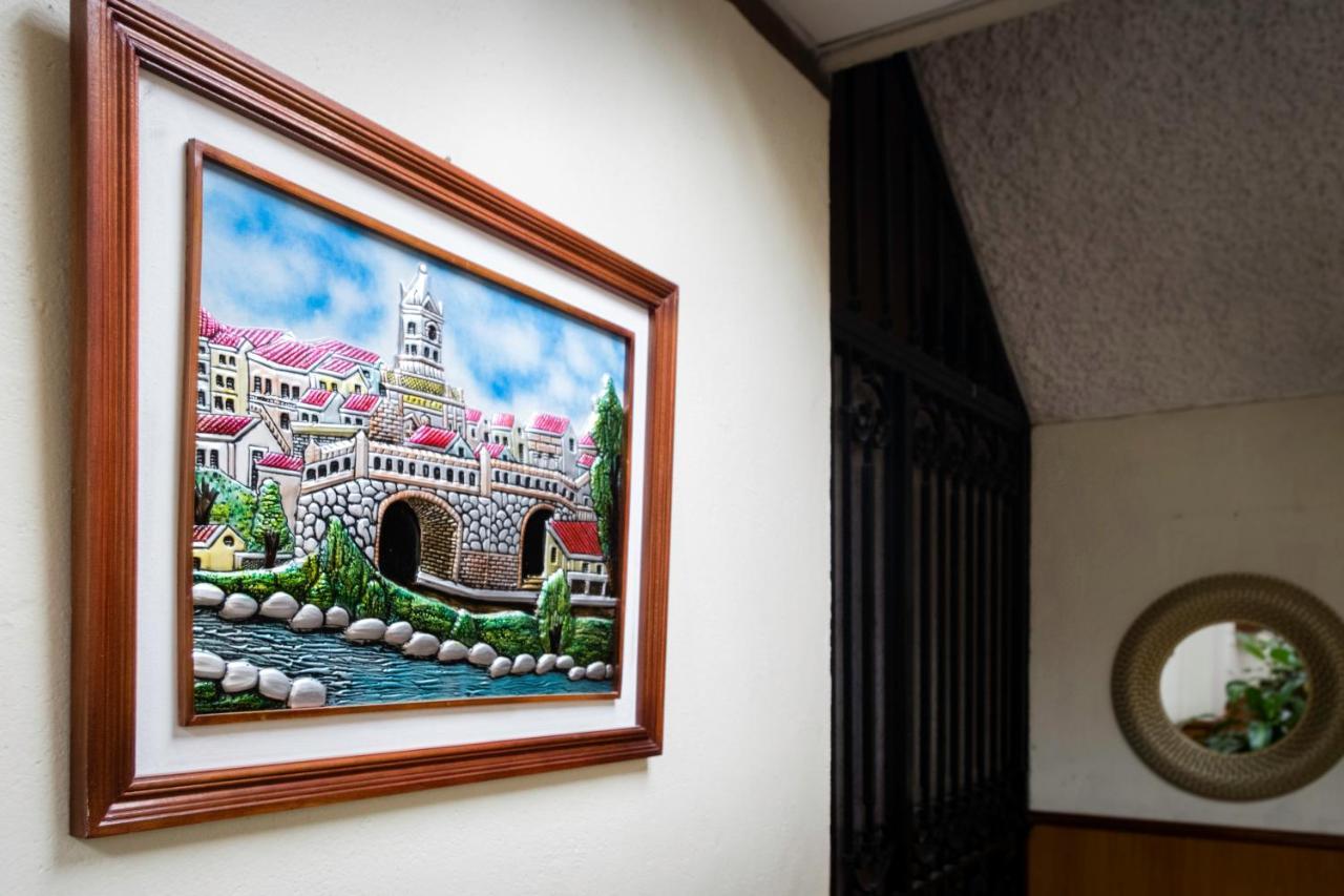 Hotel Mariscal Inn & Suite 昆卡 外观 照片