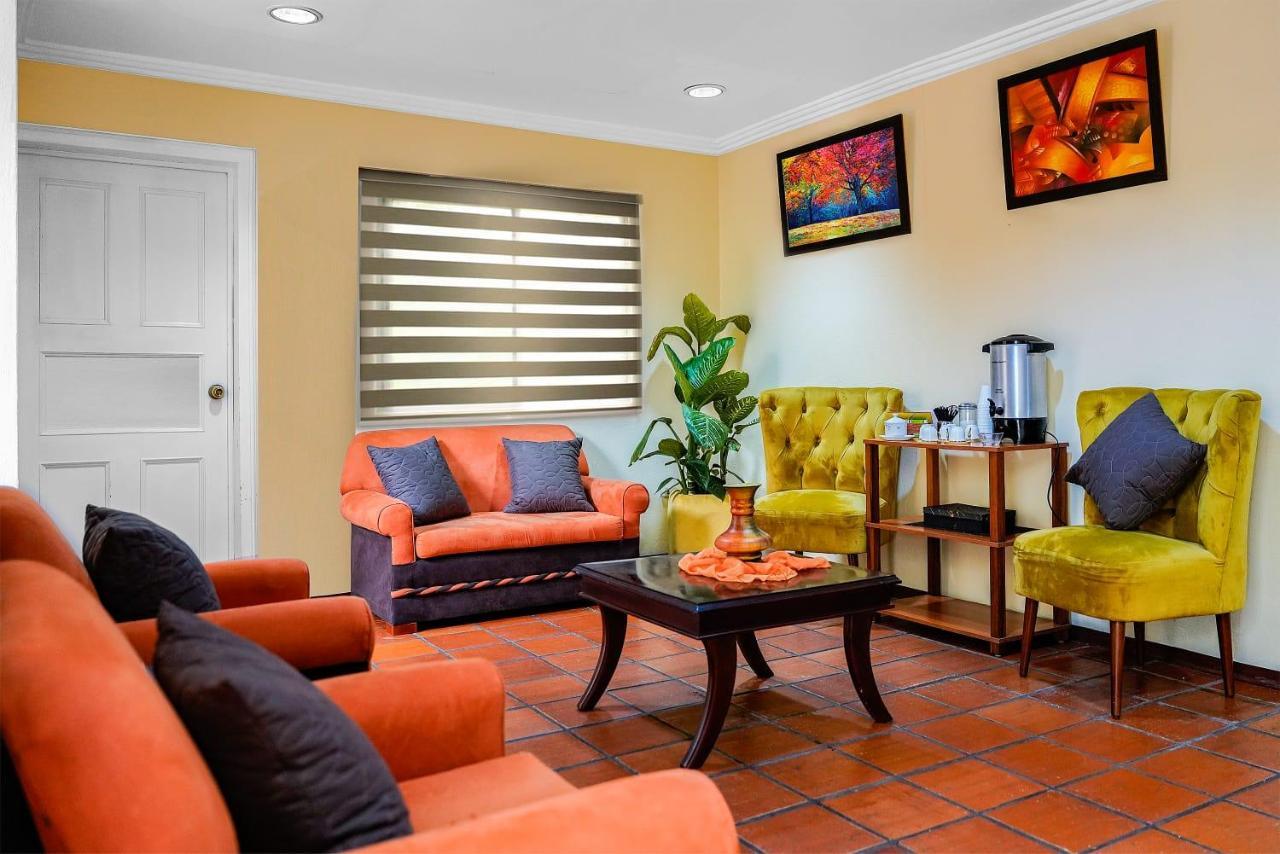 Hotel Mariscal Inn & Suite 昆卡 外观 照片