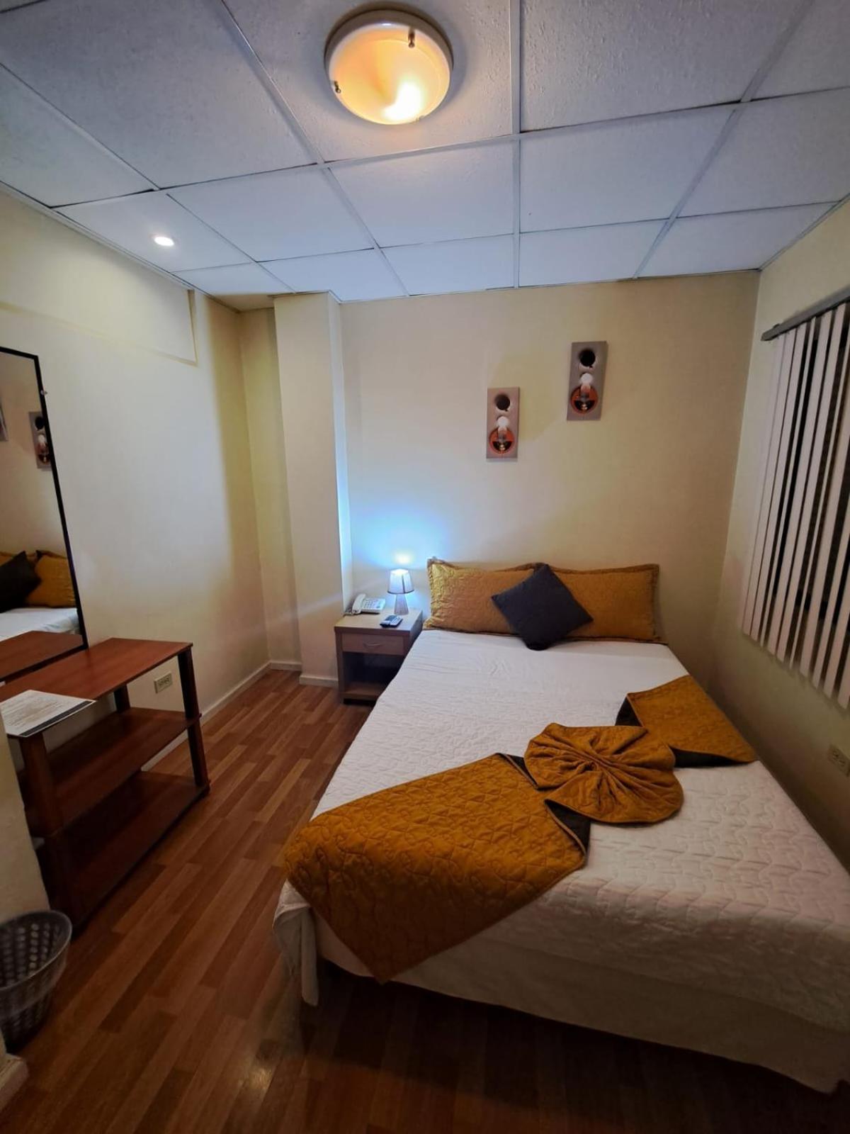 Hotel Mariscal Inn & Suite 昆卡 外观 照片