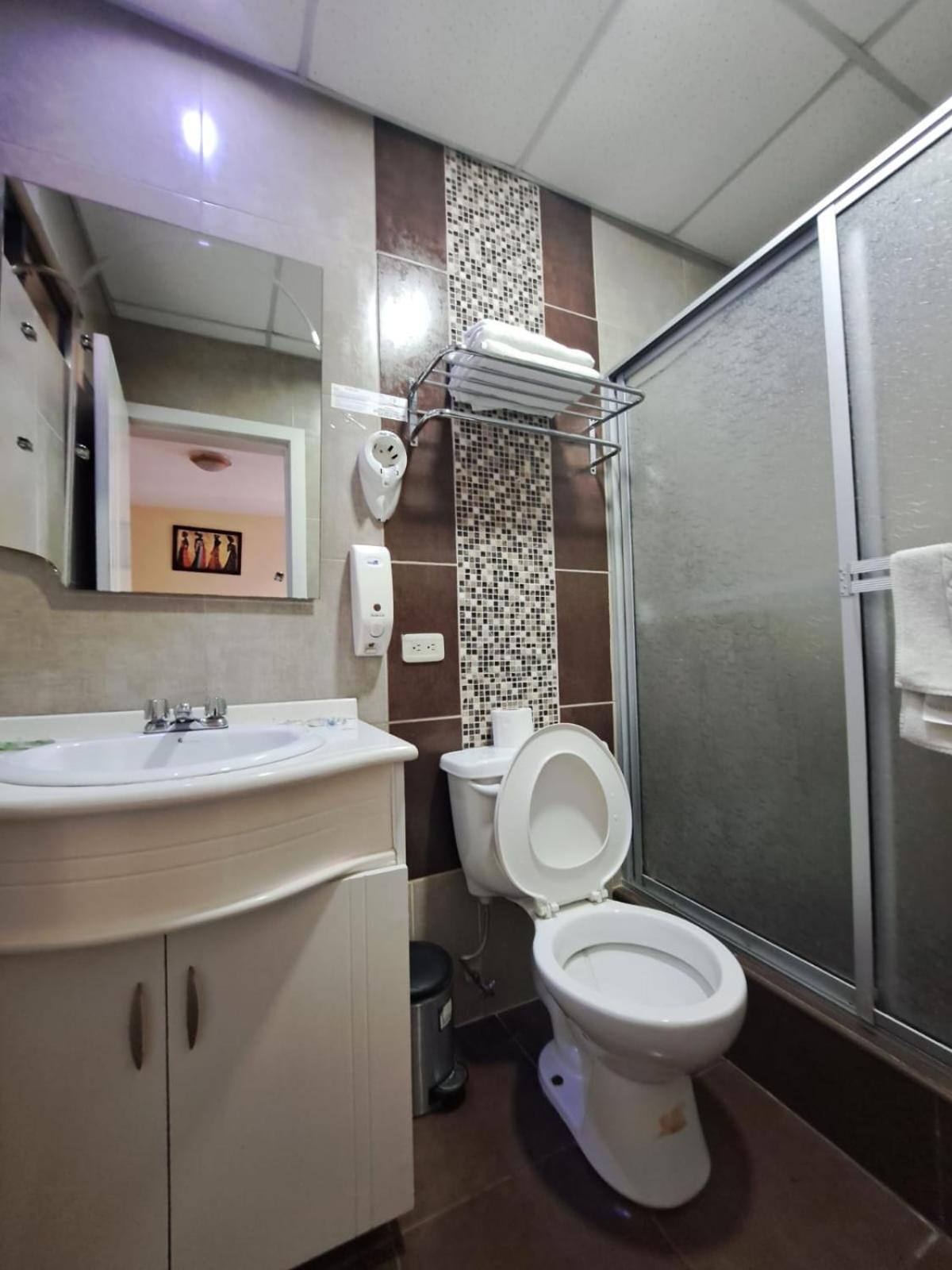 Hotel Mariscal Inn & Suite 昆卡 外观 照片
